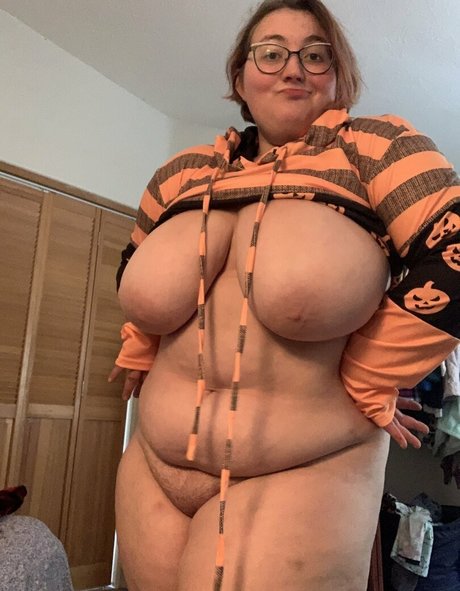 Squishy Lynxie pornographic model pics