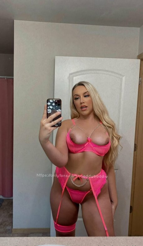 maddybaddie nudes model photo