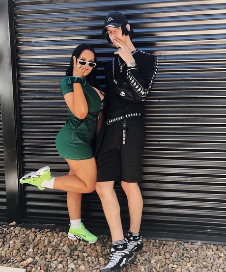 Tayla Cooper exclusive pornstar galleries