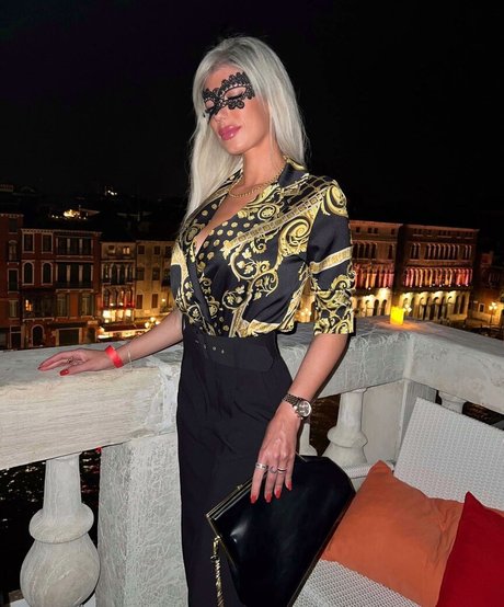 Elena Sottana pretty model galleries