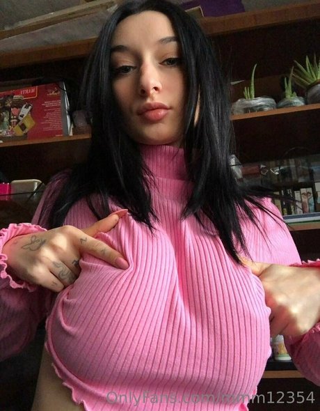 RoxyMilano star adult pic