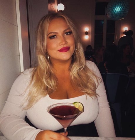 Hayden Buchko hd actress images