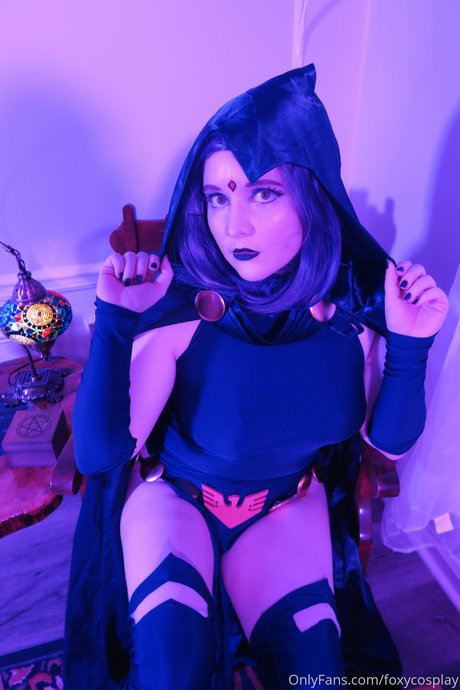 FoxyCosplay nude model archive