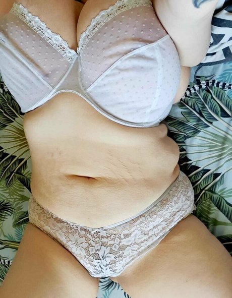 Gigiouija star best photos