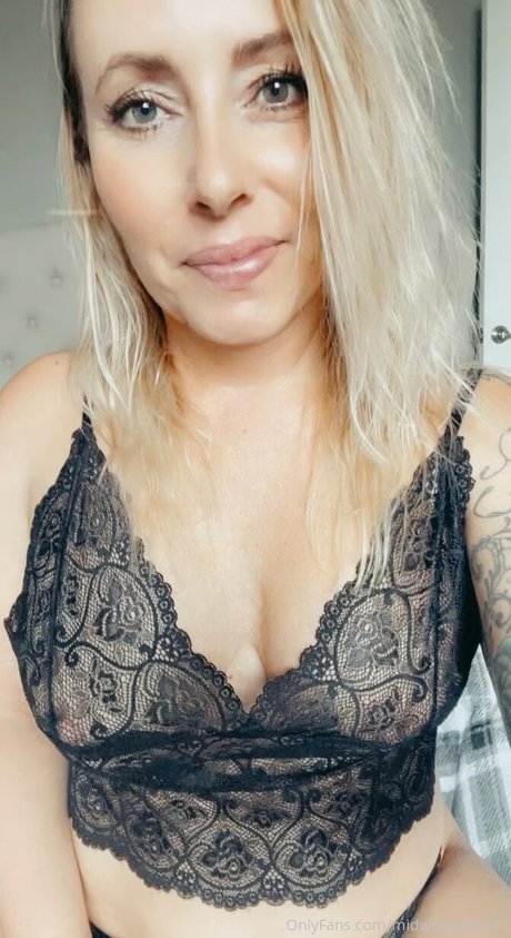 Midwest Mom perfect actress gallery