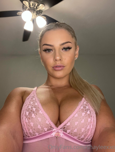 Shayleexxo erotic model img