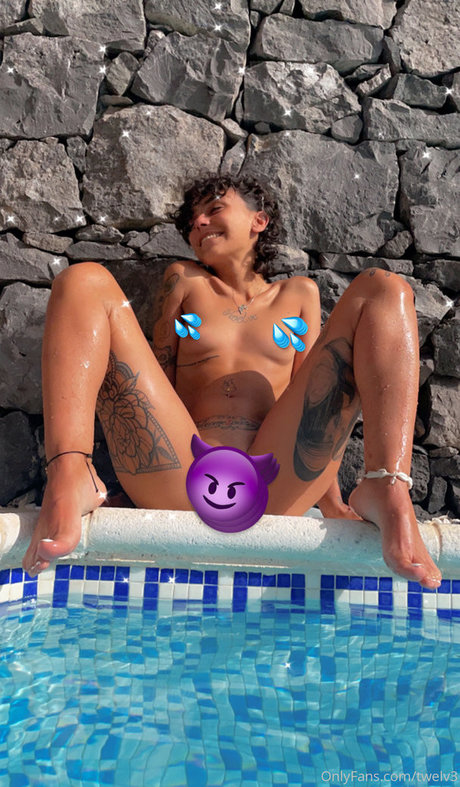 Twelv3 model naked photo