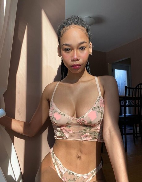 Crackn Freckles nudes model gallery