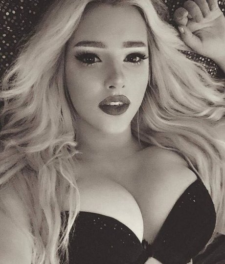 Lostfoxling pornstar xxx photos