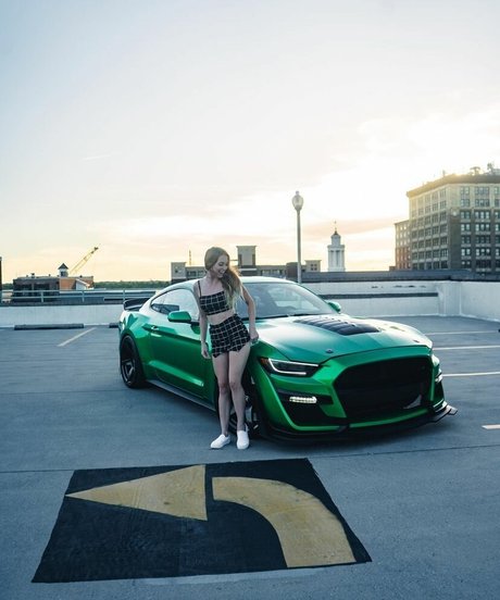 UrEbabe model nude galleries