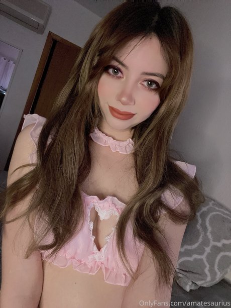 Amate Saurius sexy star pics