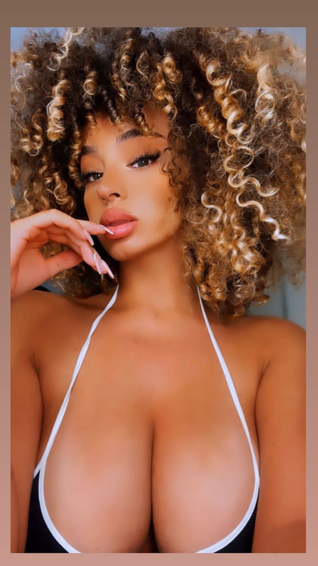 Dana Curly adult model pics