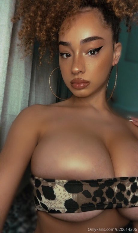 Dana Curly erotic star picture