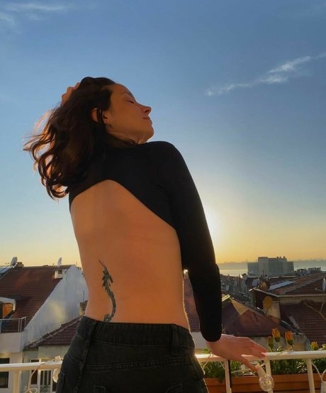 Defne Ergun hot actress image
