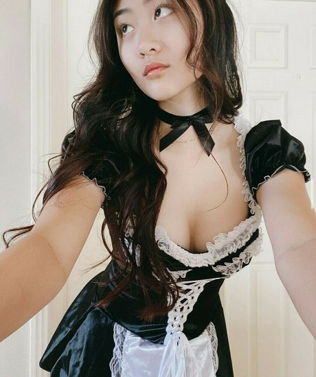 Alexiston nude model images