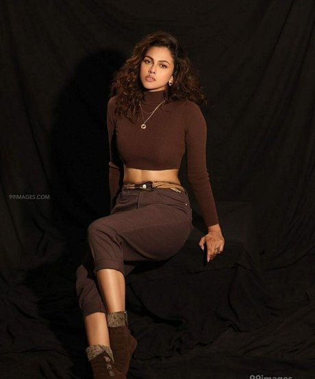 Adline Castelino model hot pic