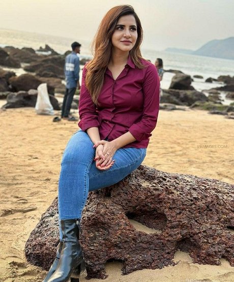 Ashu Reddy adult model gallery