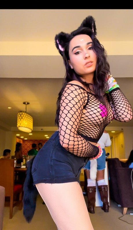 Ember Fiera high quality model photo