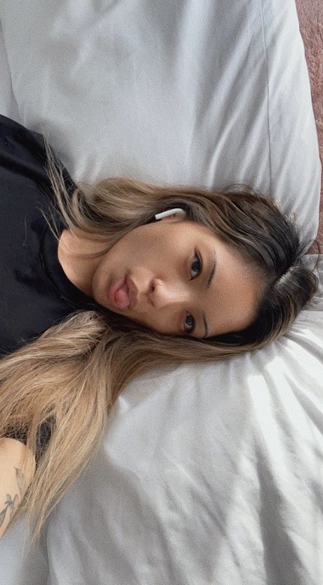 Iris Haw pornstar high quality images