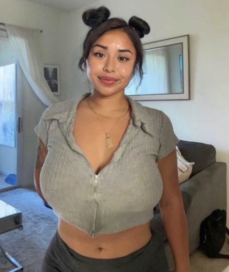 Saraiii Fon777 nude star images
