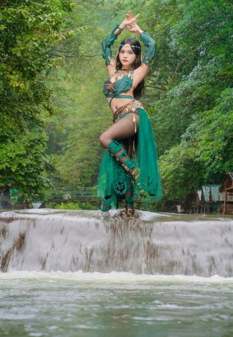 miholy pretty model pic