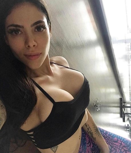 Claudia Guajardo pornstar naked pic