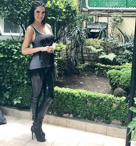 Marlene Favela model naked img