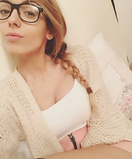Katherine Bray pornstar erotic image