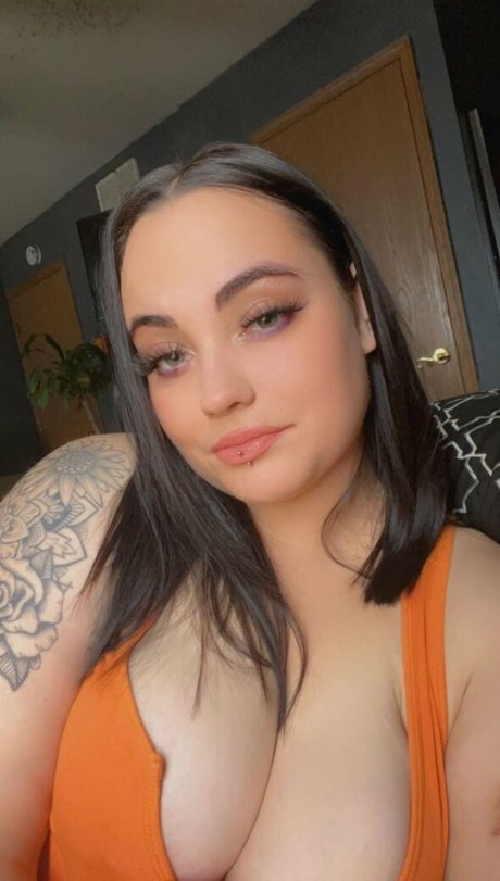 HornyThickKitten erotic star images