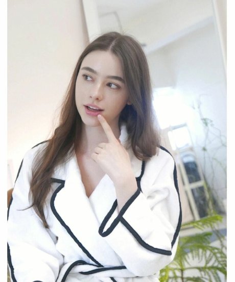 Dasha Tarab exclusive star images