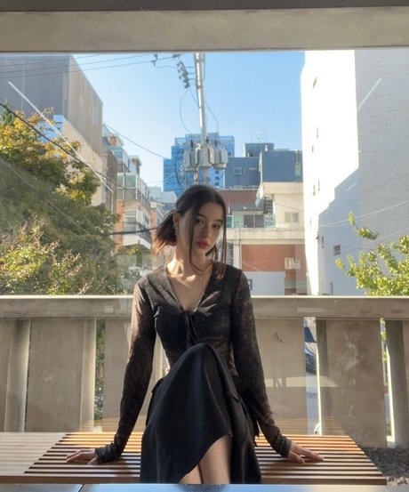 Dasha Tarab beautiful star pics