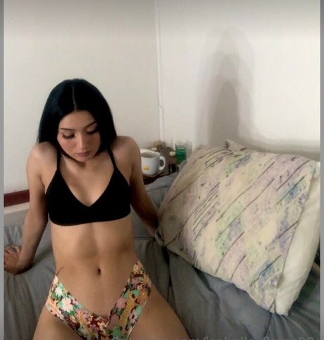 Flores Isabella98 pornographic actress pics