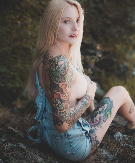 Swann SG art model gallery