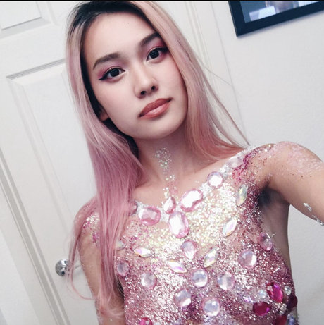 Lyvian Dao perfect pornstar photos