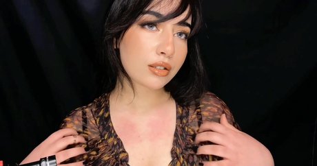 Shiny ASMR model nude pics