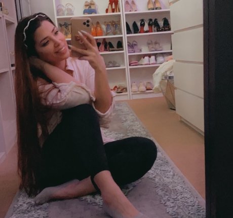 Mizz Ellaa ASMR exclusive star archive