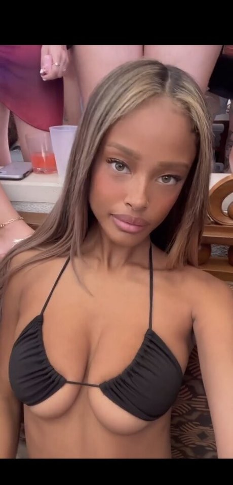 Vinetrria Vinetria nude pornstar archive