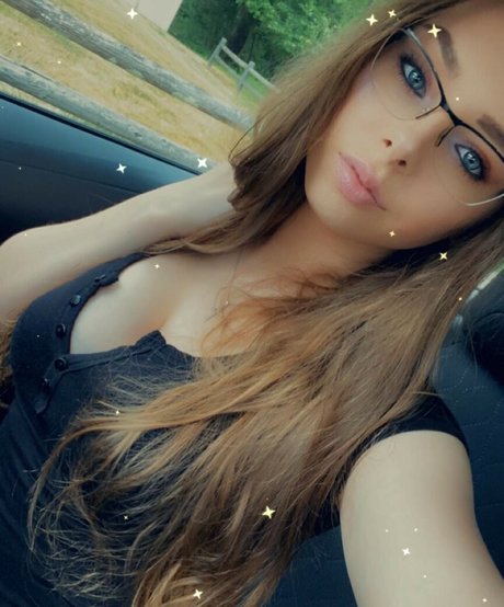 freaksaregeeks pornstar top pic