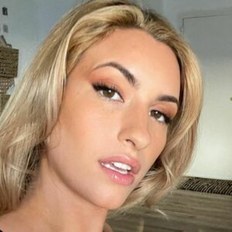 Avadank naked pornstar picture