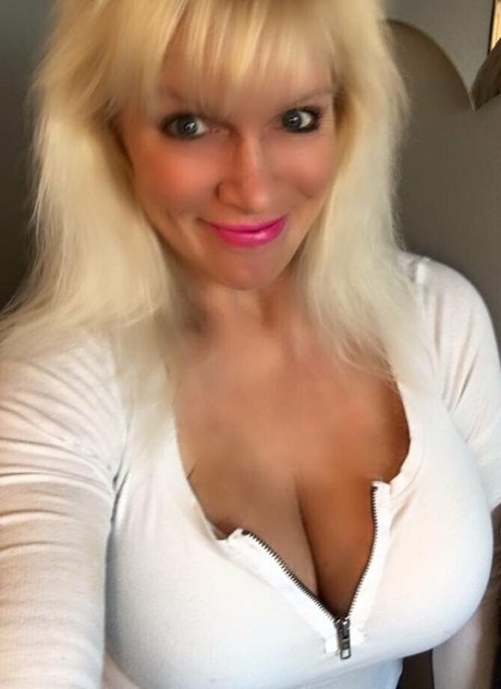 Sandie Lee star pornographic pictures