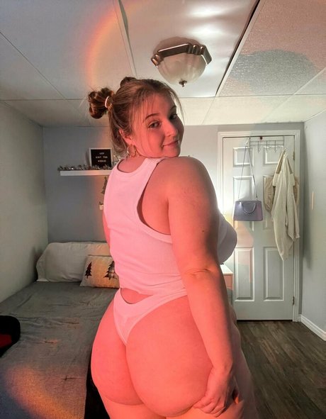 emlepage18 nice pornstar picture