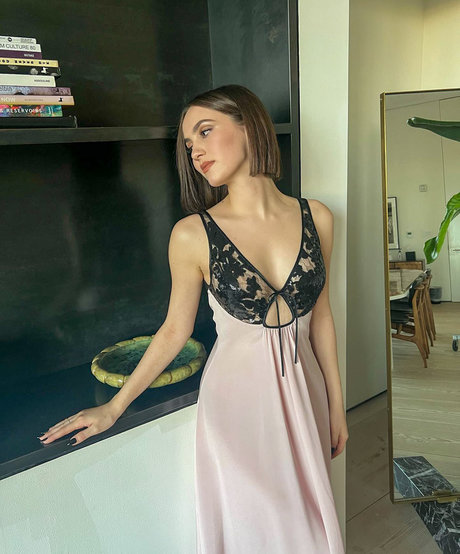 Maude Apatow star img