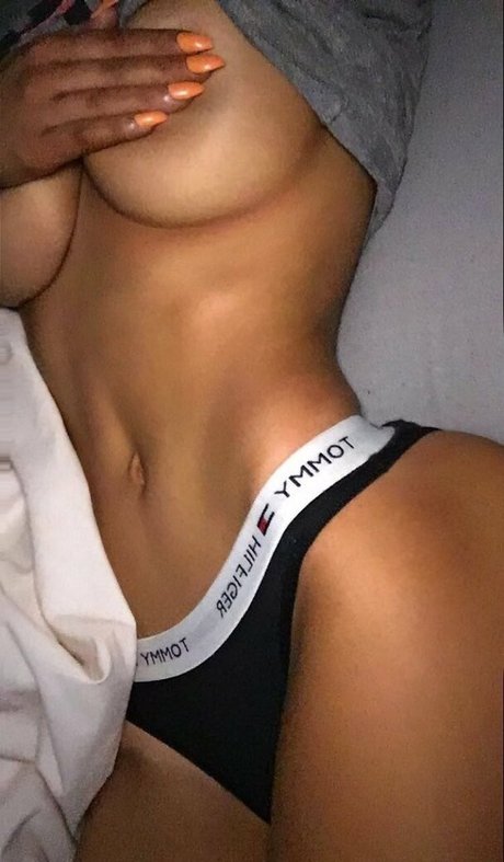 Ishavalentinaxx star erotic image