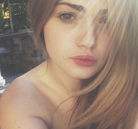 Alexis Raich model xxx photo