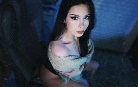 Izzy uindi sexy model photos