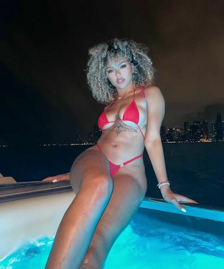 Vanessa Josey art model archive
