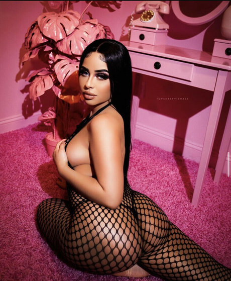 Claudiamolina a pornstar naked gallery