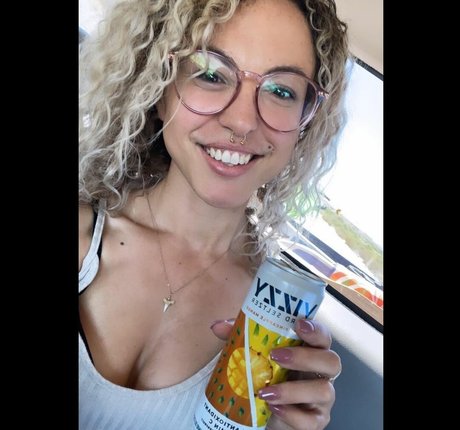 Jazzie Taylor porn model archive