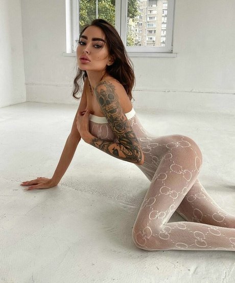 Alena Omovich pornstar free galleries