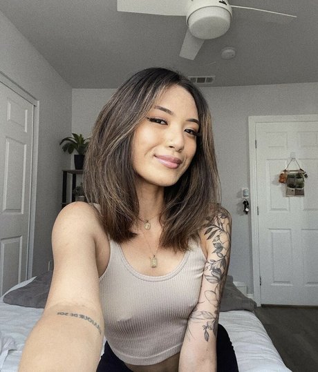 Crybabyiris star nudes pics